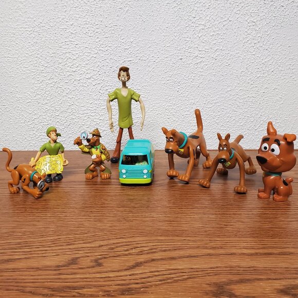 Action Figures - Lot of 8 Scooby Doo Figures - Various Sizes - Picture 1 of 10